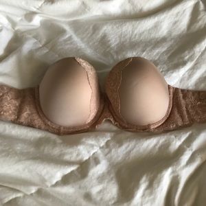 VS Strapless bra. Lightly lined